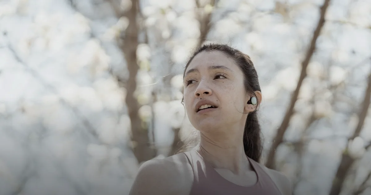 Puls im Ohr: AirPods Pro 3 gegen Brustgurt — 2 Schläge mittlerer Fehler und ±10 bei hoher Intensität