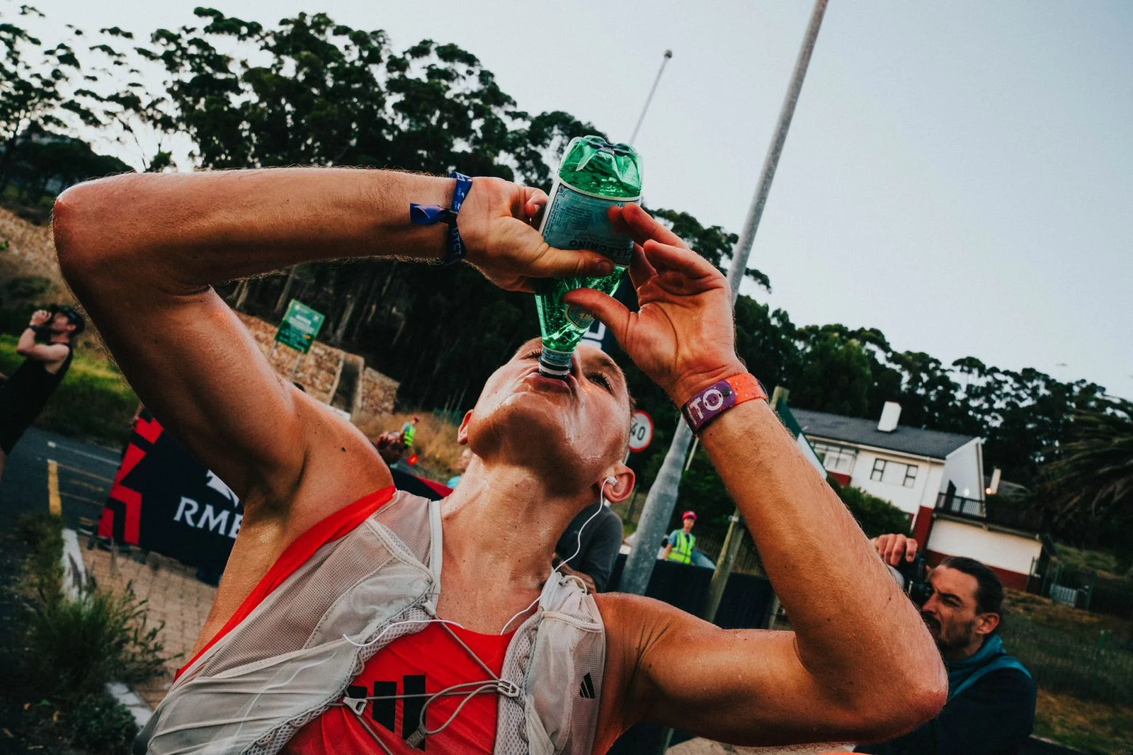 5 oznak, że pijesz źle (i kalkulator, który to naprawi)